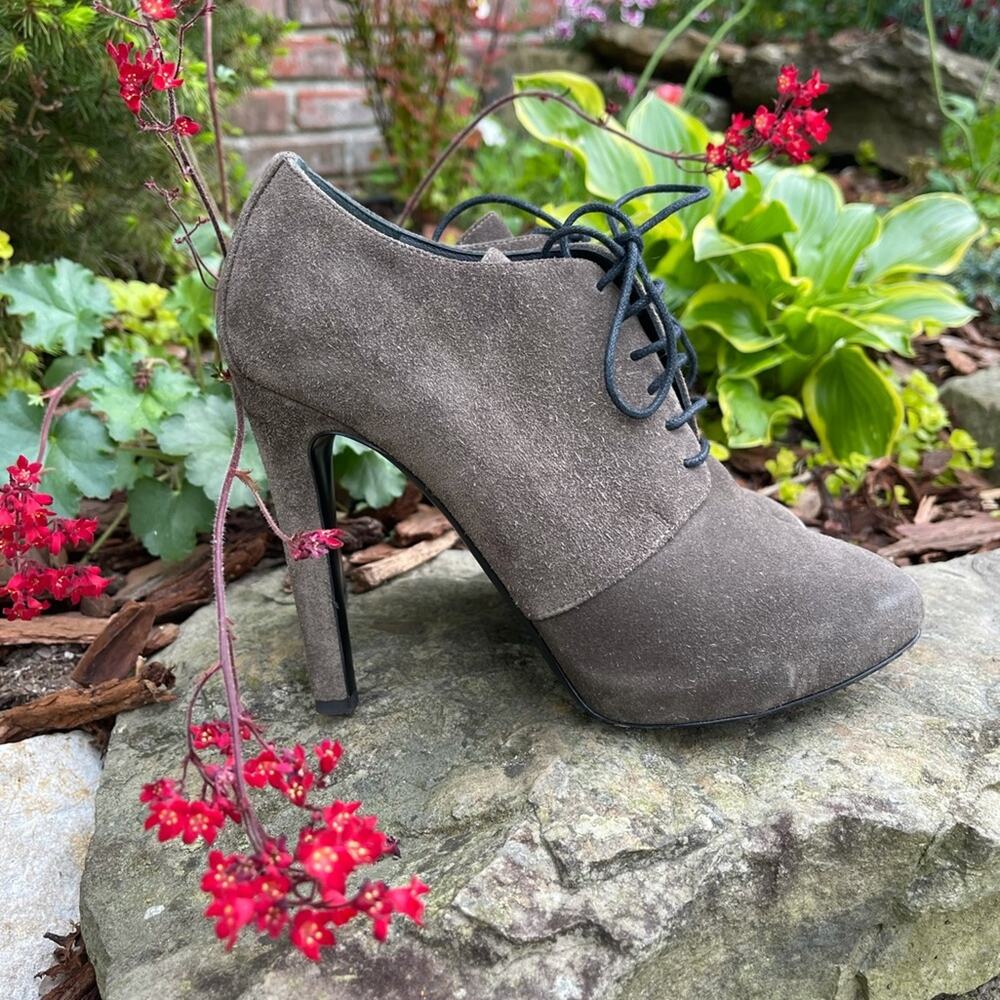 Giuseppe Zanotti Lace Up Suede Booties Size‎ 37.5